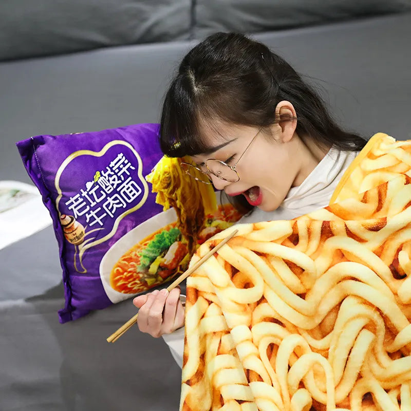 お腹がすきましたか?心温まる特大即席麺をご自宅にお届けします、どんな味がいいですか?